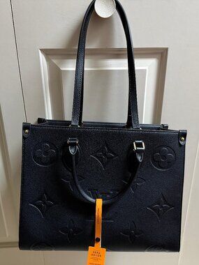 STUNNING BRAND-NEW FASHION TOTE-ALL BLACK WITH Leather DUAL STRAPS (MM Size)!